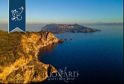 Charming estate with breathtaking views of the clear waters of the Aeolian Islands and the