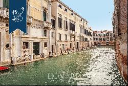 Prestigious period home in the mafic of the most exclusive Venetian atmosphere