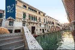 Prestigious period home in the mafic of the most exclusive Venetian atmosphere