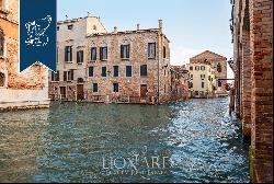 Prestigious period home in the mafic of the most exclusive Venetian atmosphere