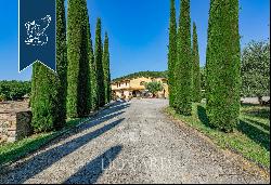 Prestigious panoramic estate with wonderful views of the Tuscan countryside