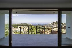 Last available house in new development near the center of Begur