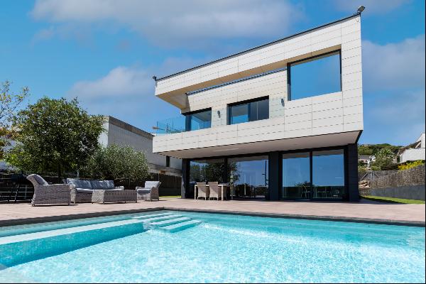 Spectacular modern house with sea views in Teia - Costa BCN