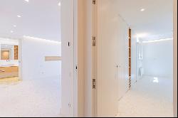 Unique apartment in luxury development in Eixample Dreta