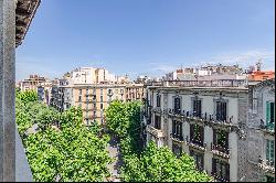 Unique apartment in luxury development in Eixample Dreta