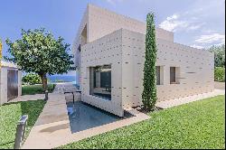 Exquisite Modern Villa with Sensational Views of the Sea, Golf Course and City