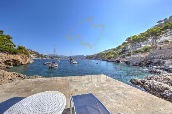 Mallorca villa in Port Andratx in first sea line and sea access for renovation