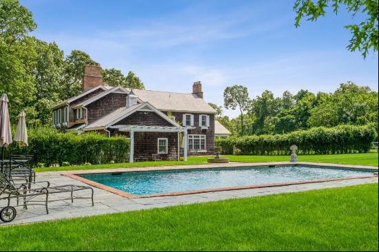 Rental Registration #: 16-2470 Imagine living in this stunning, exemplary Hamptons' home..