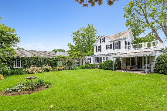 East Hampton Village Classic - July / August Rental - Aug 1 - LD  - Two weeks option - Gre