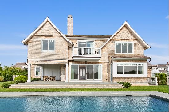 Epitomizing Hamptons style and executed with the finest craftsmanship, this 6,018+/- sq. f