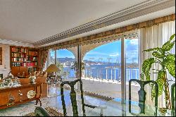 Well kept classical style villa in first sea line with sea access