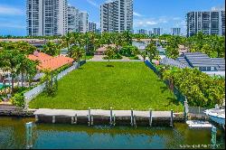 306 Holiday Dr, Hallandale Beach FL 33009