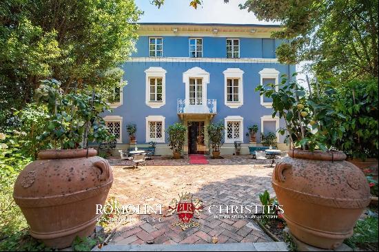 HISTORIC VILLA, BOUTIQUE HOTEL FOR SALE IN LUCCA, TUSCANY