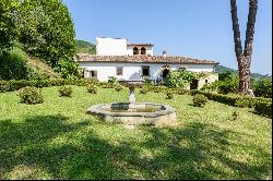 Renaissance Villa with italian garden and panoramic view