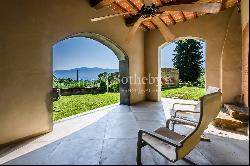 Renaissance Villa with italian garden and panoramic view