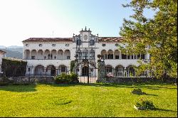 Elegant 17th century Venetian Villa with park on the hills of Treviso