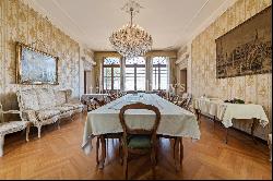 Elegant 17th century Venetian Villa with park on the hills of Treviso