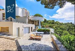Recently-built luxury villa for sale near Varigotti and Finalborgo