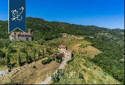 Wisely-renovated old fortress for sale on the hills that embrace the centre of Lucca