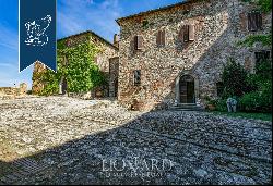 Medieval stronghold overlooking the border between the provinces of Siena and Grosseto