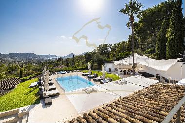 Modern Mediterranean Finca with sea views and guest houses in Port Andratx on Mallorca