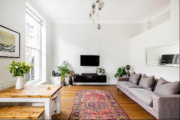 1 bed first floor flat for sale in W2