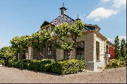 Fully renovated typical farmhouse