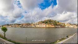 Duplex apartment on 1st line of river, for sale, in Vila Nova de Gaia, Portugal