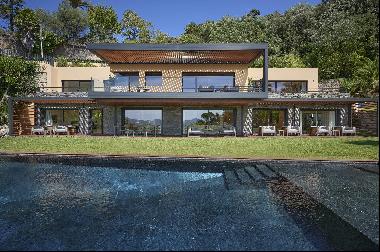 Luxurious contemporary villa for sale in Cannes Californie with sea views onto the Mediter