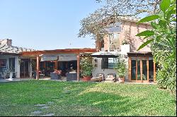Nice house in the best area of Camacho. Two floors house with excellent lay-out