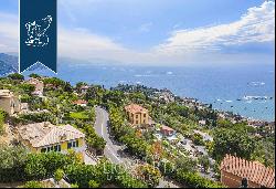 Wonderful property for sale with a view of the Ligurian Sea