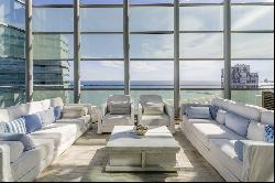 Spectacular penthouse with terrace, swimming pool and sea views in Diagonal Mar