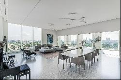Immaculate Penthouse with spectacular sea and urban views of Tel Aviv