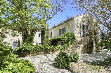 Superb charming property of 3.5 ha in the countryside of Bonnieux in the Luberon.
