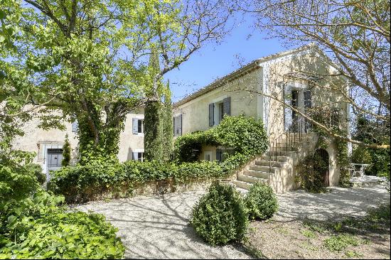 Superb charming property of 3.5 ha in the countryside of Bonnieux in the Luberon.