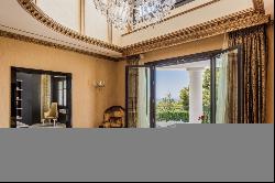 Palace-style villa with sea and mountain views in Hacienda Las C, Marbella 29604