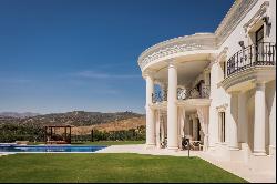 Palace-style villa with sea and mountain views in Hacienda Las C, Marbella 29604