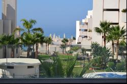 Exclusive apartment in a luxury beachfront complex on the New Go, Estepona 29680