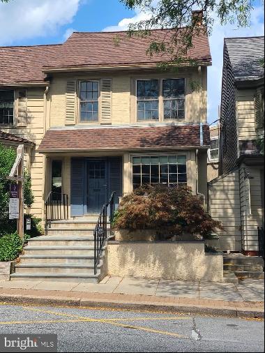 211 E STATE ST, Kennett Square PA 19348
