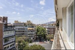 230 SQM LUXURY PENTHOUSE WITH VIEWS FOR SALE IN GALVANY, BARCELO, Barcelona 08021