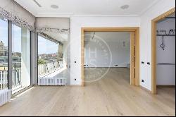 230 SQM LUXURY PENTHOUSE WITH VIEWS FOR SALE IN GALVANY, BARCELO, Barcelona 08021