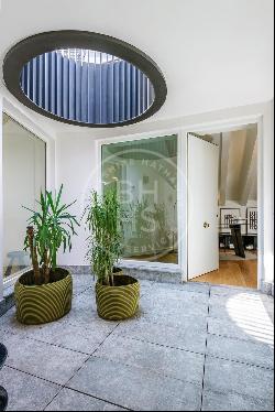 EXCLUSIVE MODERNIST PENTHOUSE IN CASA BUReS, Barcelona 08007