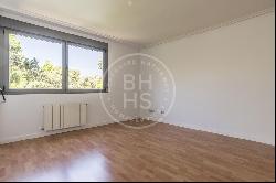 126 sqm flat with pool and views for sale in Encinar de los Reye, Madrid 28055