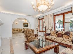 Villa for sale in Málaga, Marbella, Carolina Park, Marbella 29602