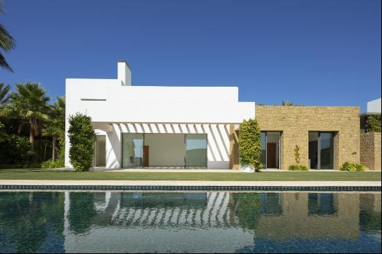 Brand-new luxury villa situated in a unique and privileged golf , Casares 29690