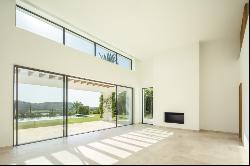 Brand-new luxury villa situated in a unique and privileged golf , Casares 29690