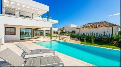 Villa for sale in Málaga, Marbella, Los Naranjos Golf, Marbella 29660
