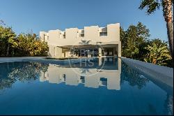 Unique zen-style villa situated front line golf in Guadalmina Al, Marbella 29670