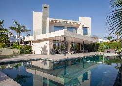 Villa for sale in Málaga, Marbella, Parcelas del Golf, Marbella 29660