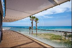 Outstanding penthouse apartment in new beachfront development, Estepona 29680